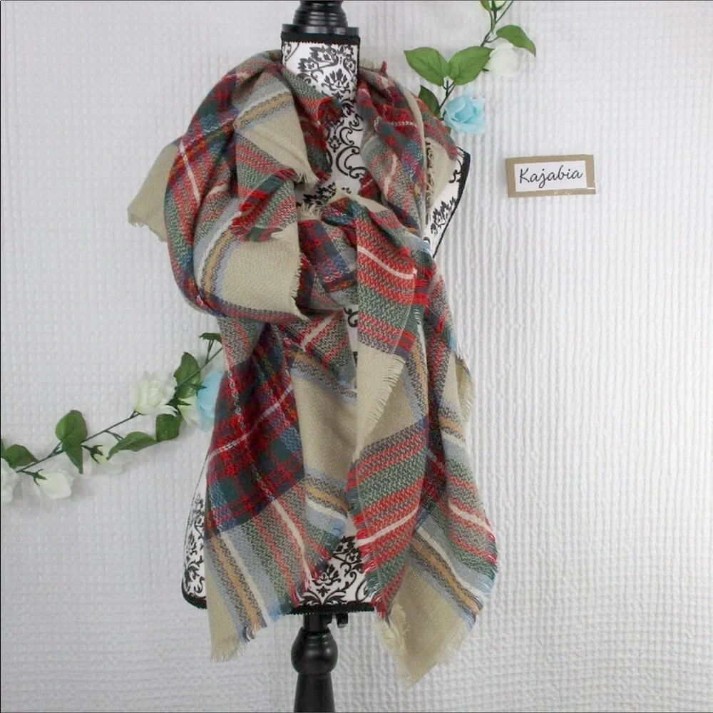 MODCLOTH Red Square Scarf - Picture 2 of 11